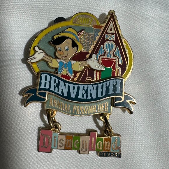 Disneyland Pinocchio DLR Annual Passholder 2007 Collectible Pin, Good Condition - Picture 1 of 16